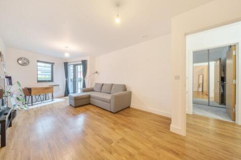 Uxbridge Road, Acton, London, W3