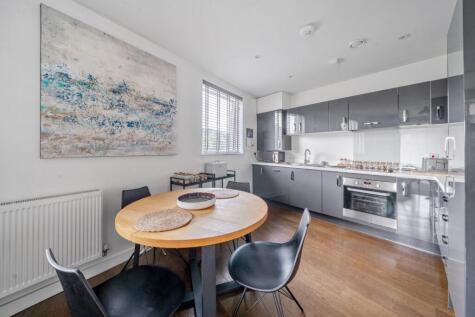 Kenneth Way, London, W5