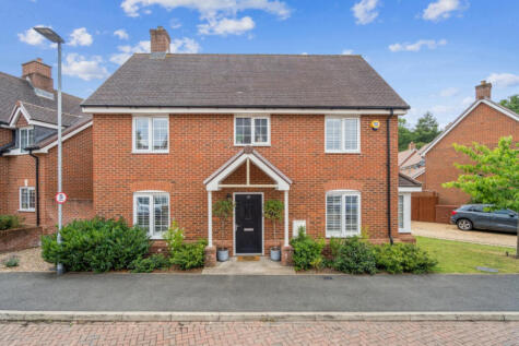 Elizabeth II Avenue, Berkhamsted, HP4