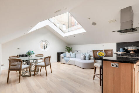 Clabon Mews, London, SW1X