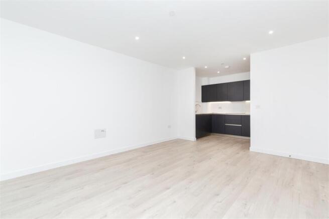 18 Hartingtons Court-3.jpg