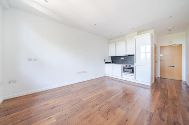 1306757-7-6852c7d...