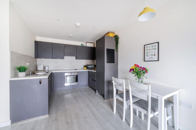 1356821-4-68d699a...