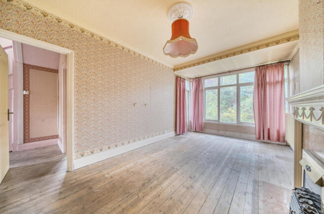 1356438-5-68f7aba...