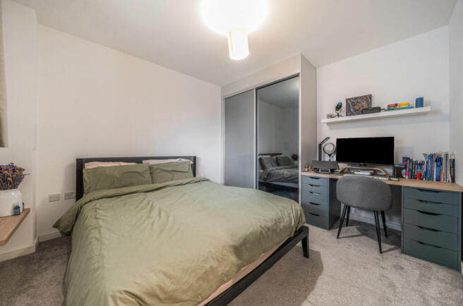 1372043-17-68f9f6...