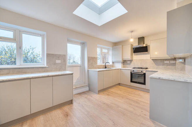 1373831-7-6911f31...