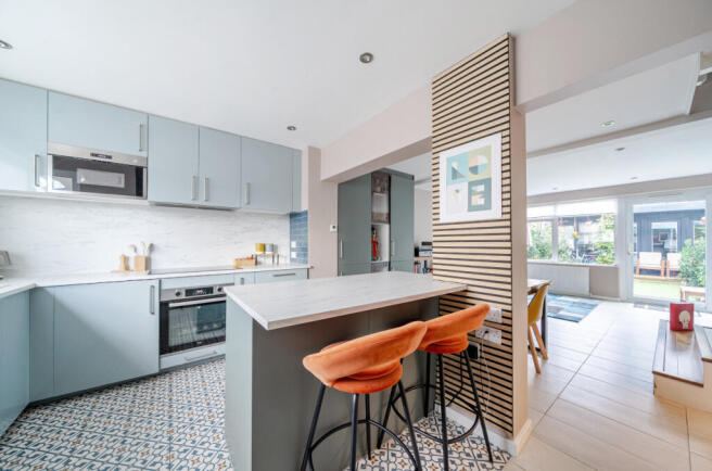 1386763-13-6932b7...