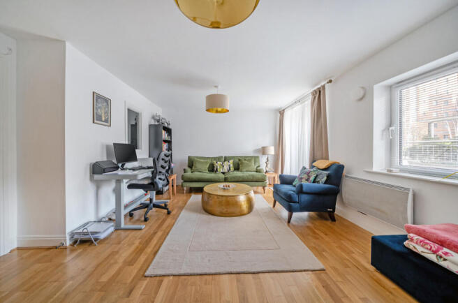 1388313-12-693981...