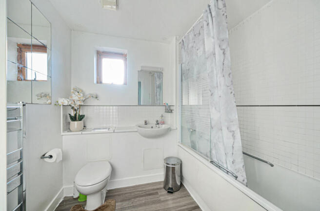 1394436-3-695ba90...