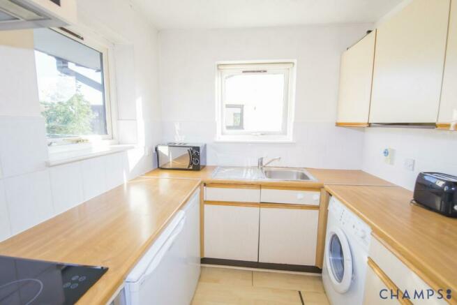 1 Bed Flat with separate kitchen, Barnfield Place