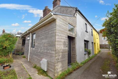 Nestor Square, Narberth