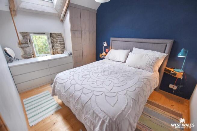 4 - 2025-10-12T213006.362.jpg