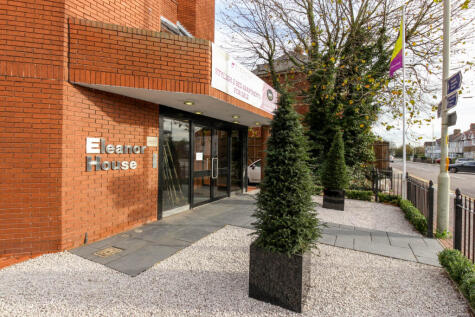 Eleanor Cross Road, Waltham Cross, EN8