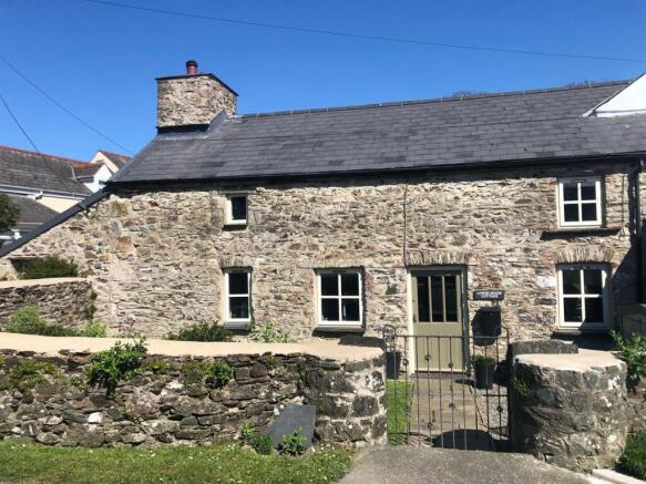 Lower House cottage new front photo 1.jpg