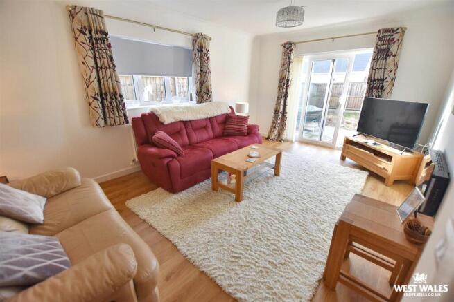 10 - 2025-11-13T210513.783.jpg