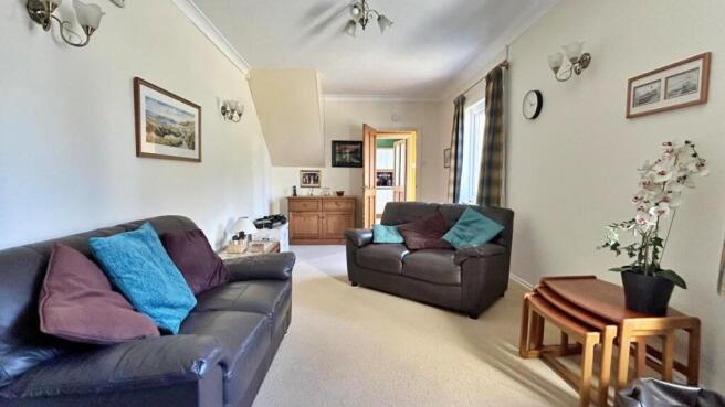 Living Room 1.jpg