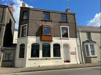 Hamilton Terrace, Main Street, Pembroke