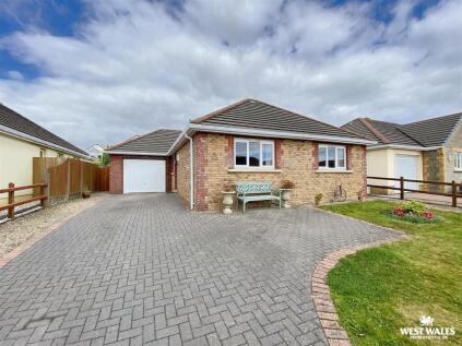 Gibbas Way, Pembroke