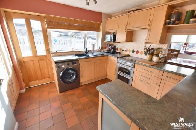 11 - 2025-10-26T202216.003.jpg