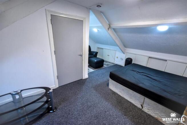 2 - 2025-12-07T192518.619.jpg