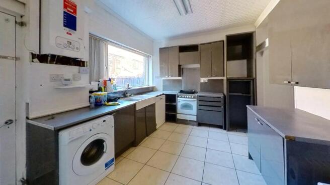 GuDASzHwg46-Kitchen.jpeg