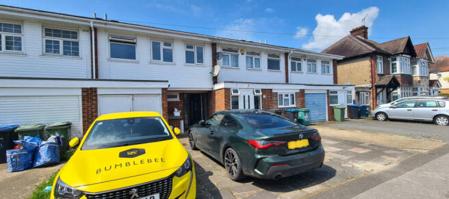 Three Bedroom Mid-terrace House