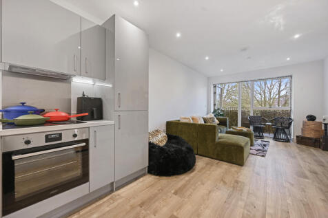 2 Hermitage Lane, NW2