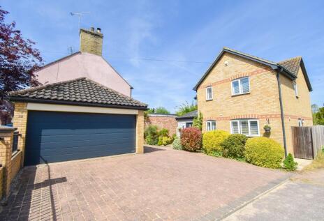 Ampthill Road, Shefford, SG17