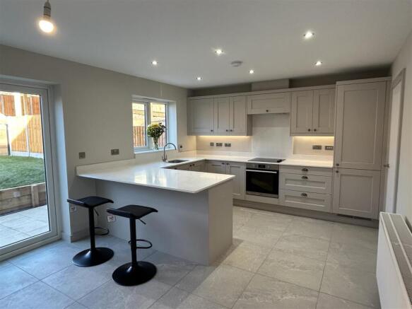 Kitchen 1.jpeg
