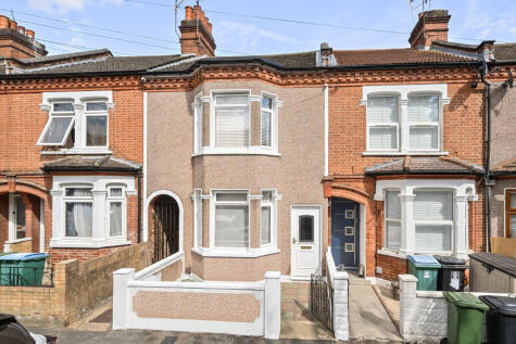 Bruce Grove, Watford WD24 4DZ