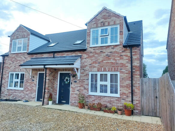 3 bed Semi-Detached to rent
