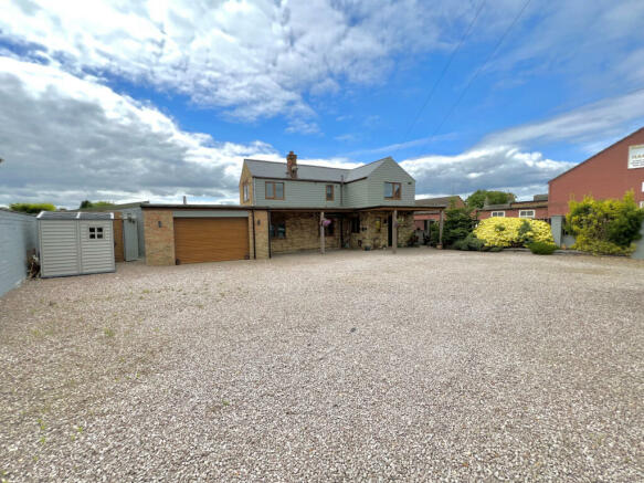 5 Bedroom Detached for Sale