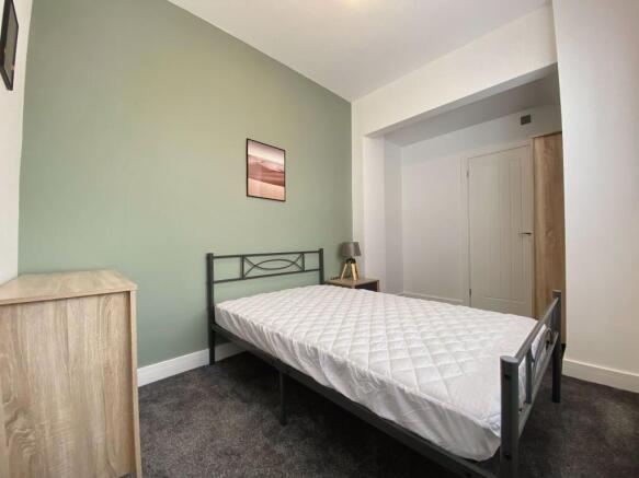 Room 4 for rent