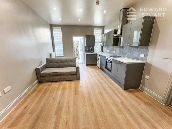 Flat 1a to rent