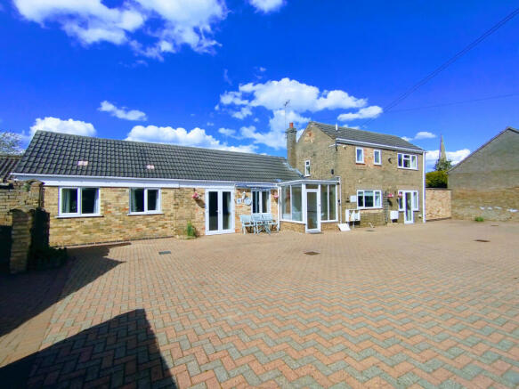 2 bedroom house to rent