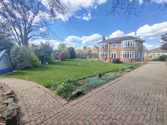3 Bedroom Detached for Rent