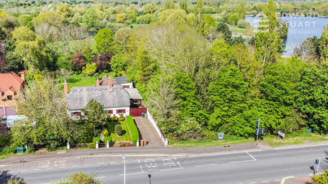 4 Bedroom Cottage For Sale