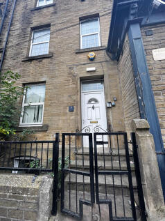 St James Road, Halifax, HX1 1YS