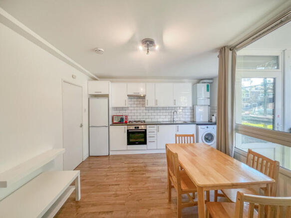 BATTEN28437305-09-2025__21-11-29_IMG_9484_edite...