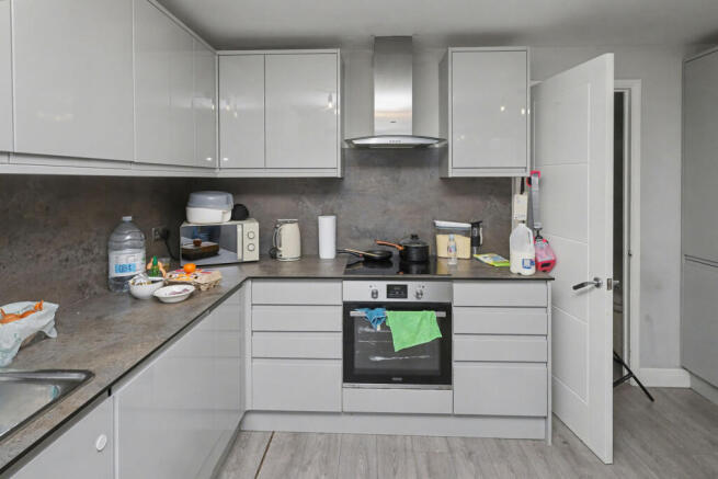 markwelljdjd8474745595920251209044427_IMG_7149_...