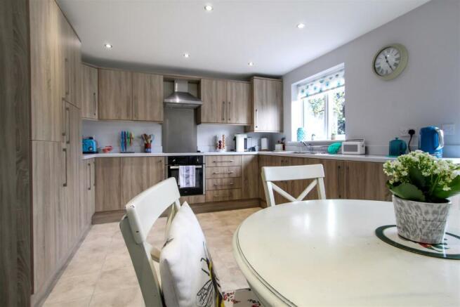 kitchen-4-.jpg