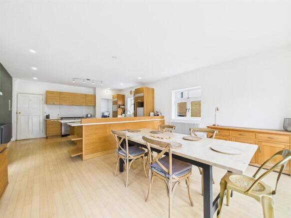 Fabulous Open Plan Dining Kitchen