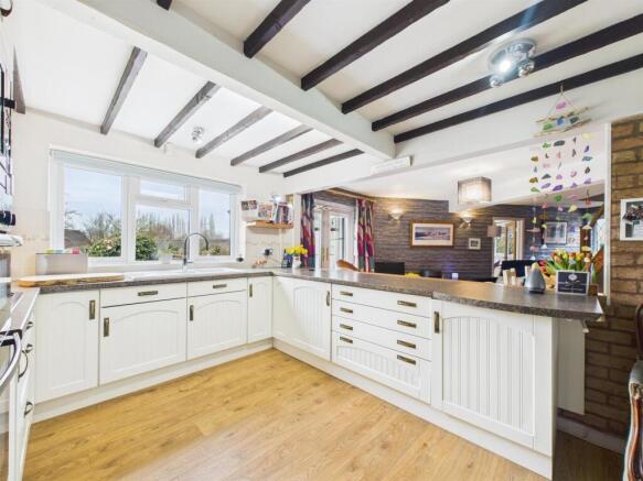 Stunning Open Plan Living Kitchen