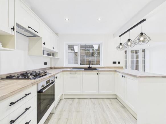 Newly Fitted Kitchen