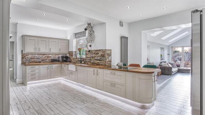 Quality Fitted Kitchen