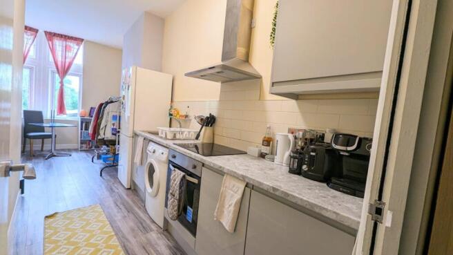 1A the Crescent- Kitchen 2.jpg