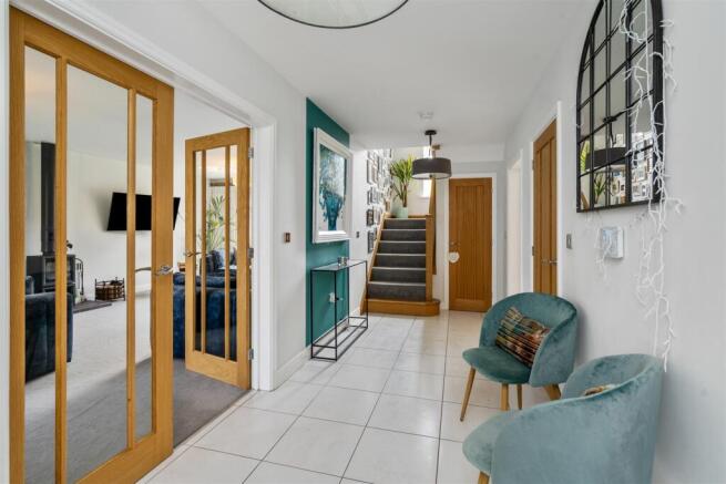 9 Aylesbury Court_20.jpg