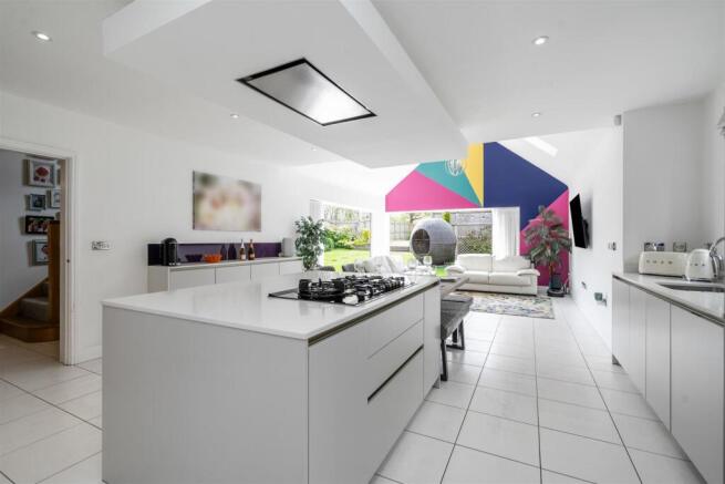 9 Aylesbury Court_22.jpg