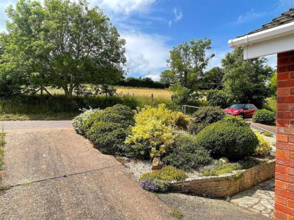 Front Garden & View