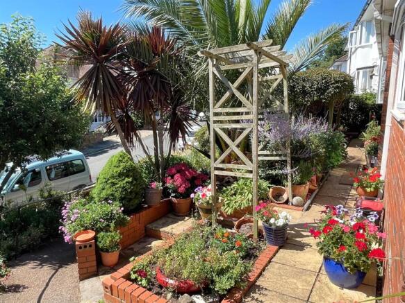 Garden Frontage